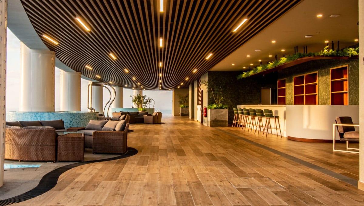 The Grand Level 32